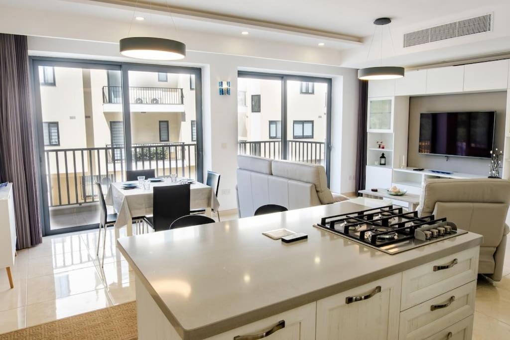 Mellieha, Luxury 3 Bedroom Azure Maisonette Ngoại thất bức ảnh